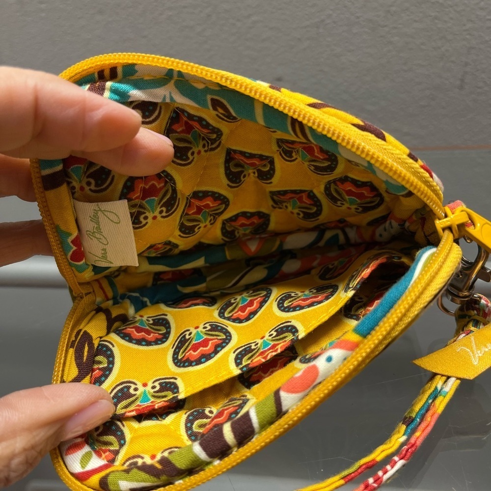 Vera Bradley mini Wristlet - Picture 2 of 2